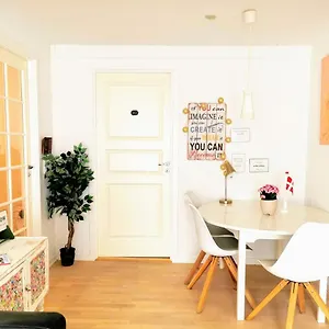 300 Meter Walk To Lego House - 80m2 Two Bedroom With Garden - Unit B Apartment Billund